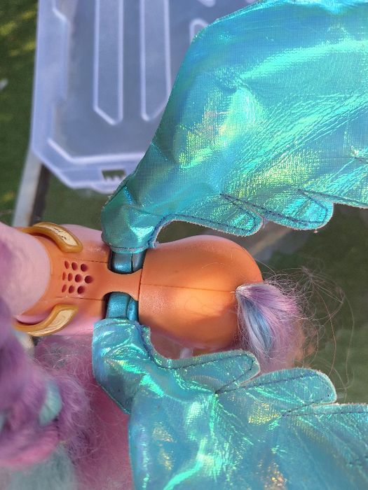 Koniki Pony/ graja i świecą