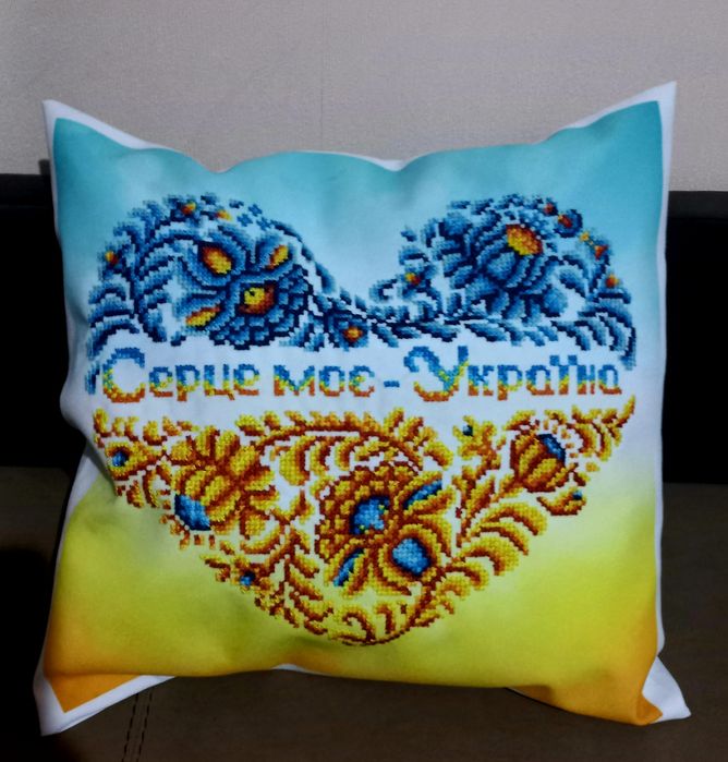Наволочки на подушки вишиті