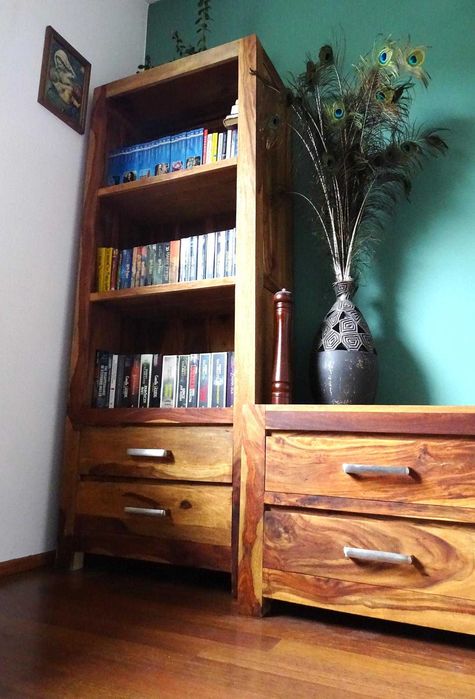 Witryna biblioteka z litego drewna mangowca w wyśmienitym stanie!