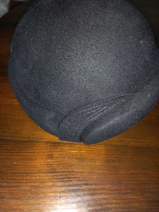 Фетрова жіноча шляпа