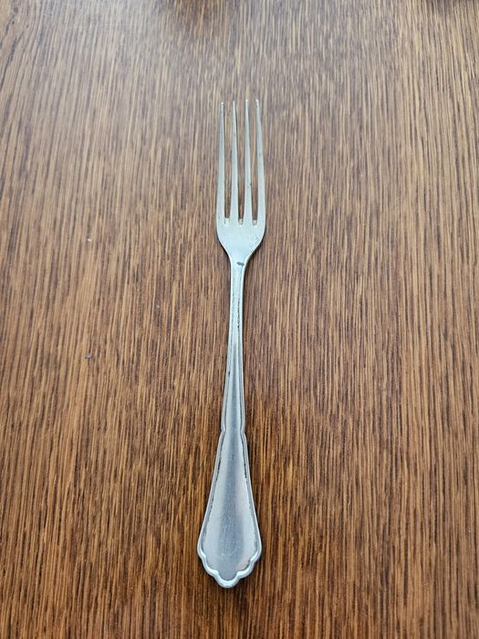 Srebrny widelec w cenie złomu.