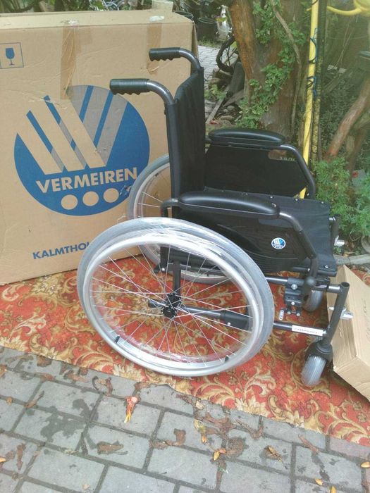 Інвалідне крісло візок нове Vermeiren
