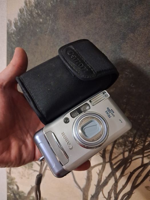 Винтажный пленочный фотоаппарат — Canon Prima Super 130u.