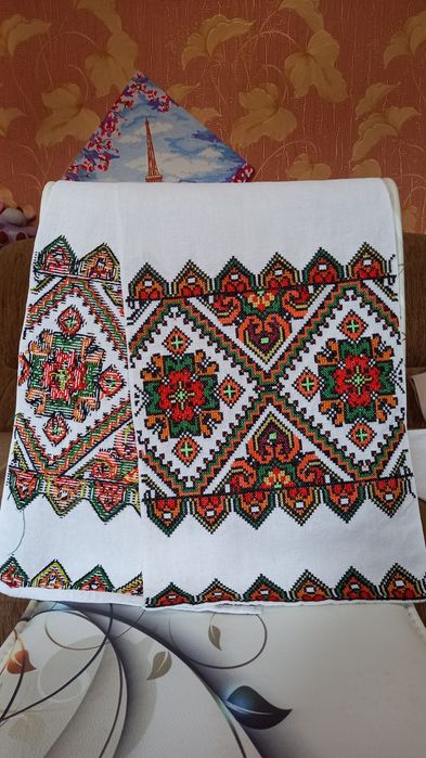 Вишитий рушник ручної роботи