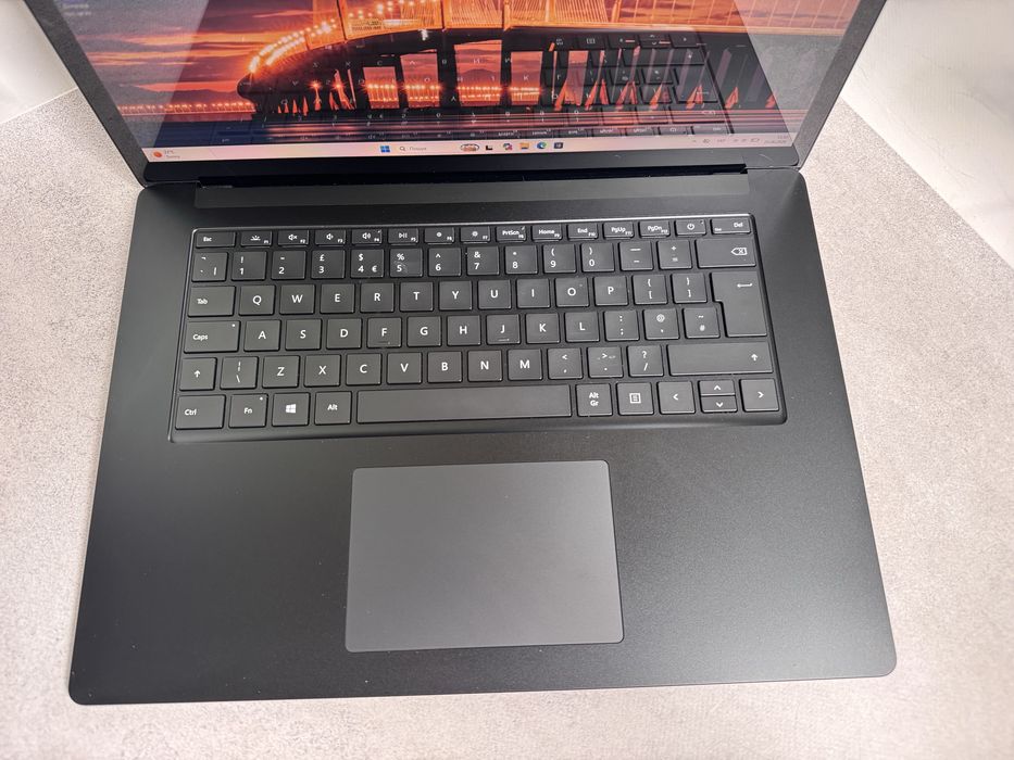Ноутбук Microsoft Surface Laptop 3 / i5-1035G7 / 16GB / 256GB SSD / 15" Touch / Уцінка