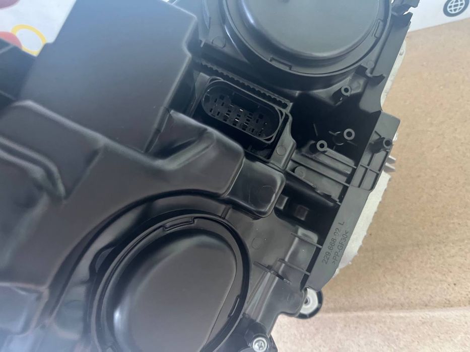 Фари, фара ліва, фара права Mercedes w213