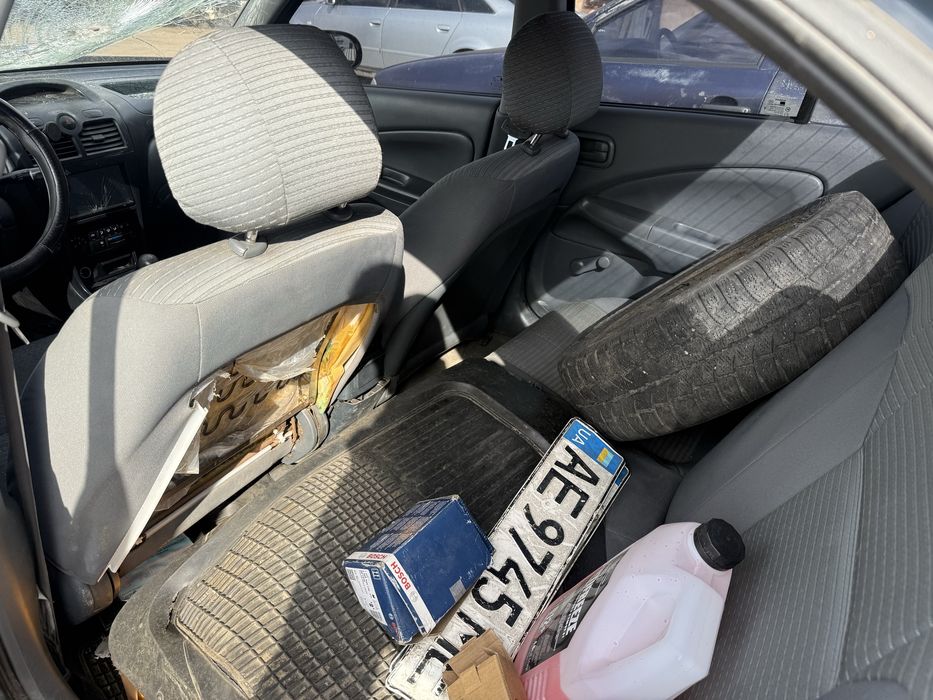 Розборка Nissan Almera Classic 1.6 B10 запчастини разборка
