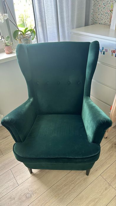 Fotel IKEA STRANDMON – butelkowa zieleń