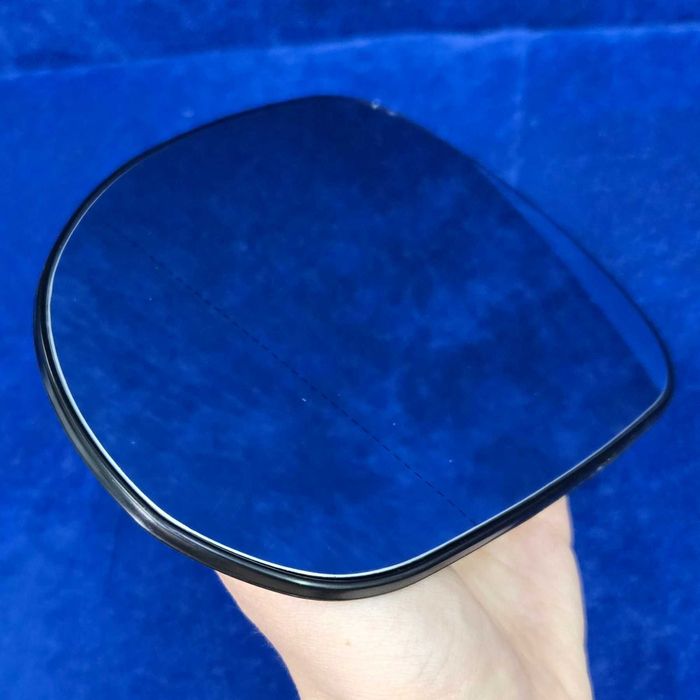 Стекло зеркала в рамке с обогревом  левое Hyundai