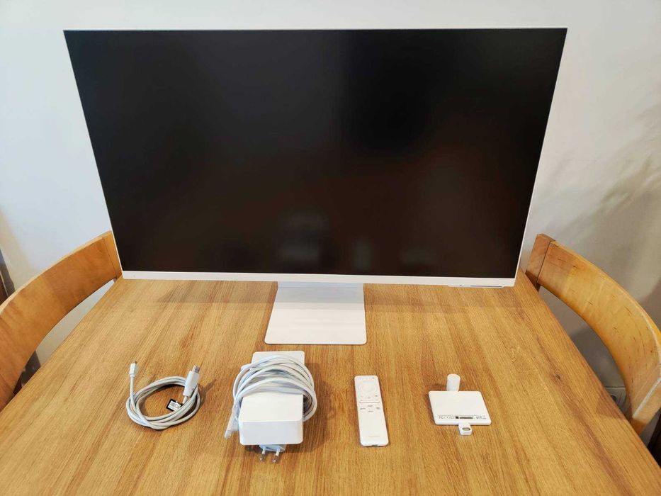 Samsung Smart M8 S32BM801UU Biały