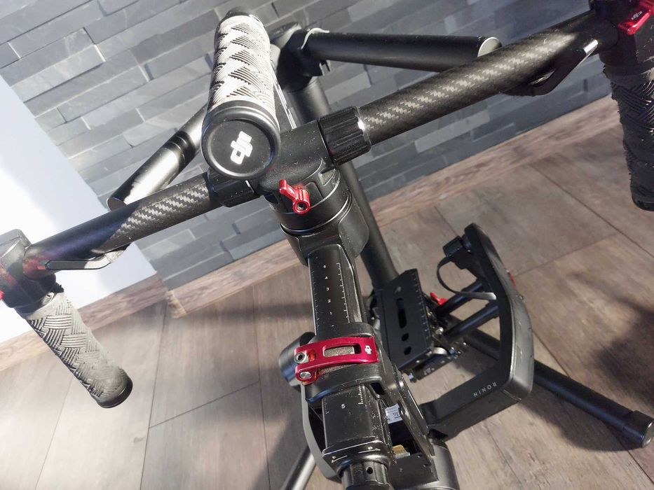 dji ronin m . profesionalny  stabilizator obrazu