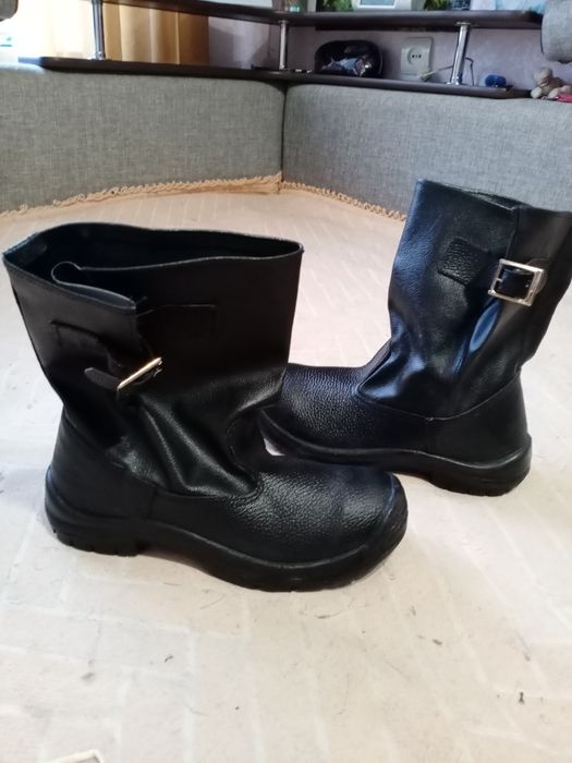 Продам ботінки робочі ( нові) розмір 41 (27см)   .