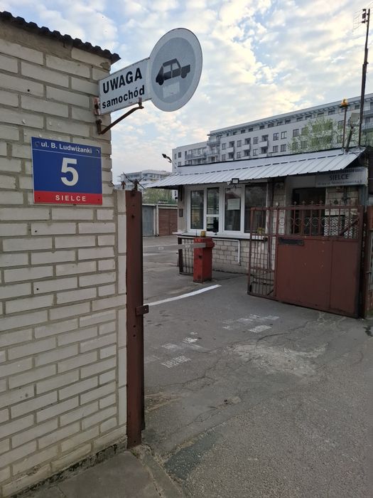 Garaż na Mokotowie