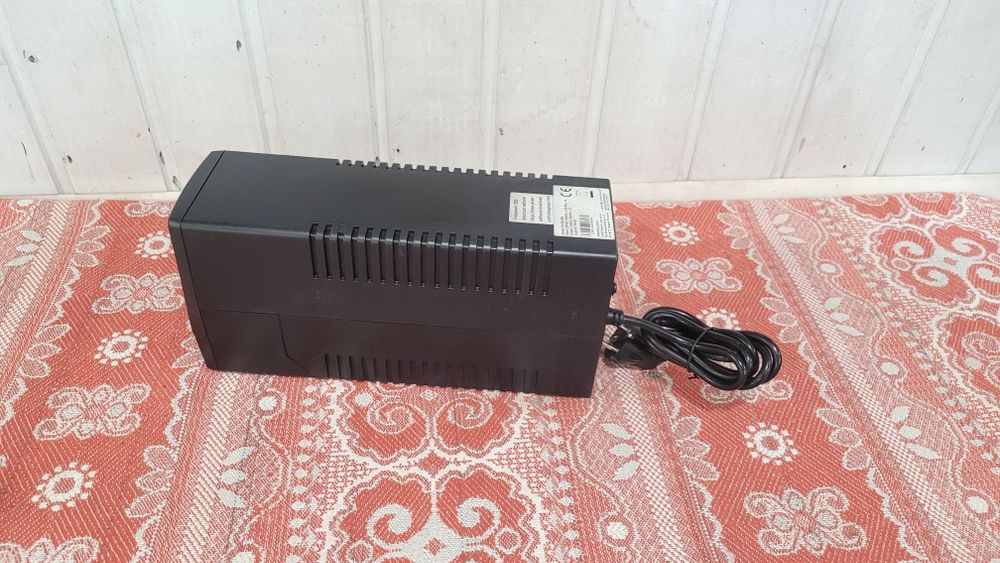 Безперебійник UPS  VOLT POLSKA (з аккумулятором)