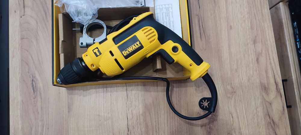 Wiertarka udarowa DeWALT