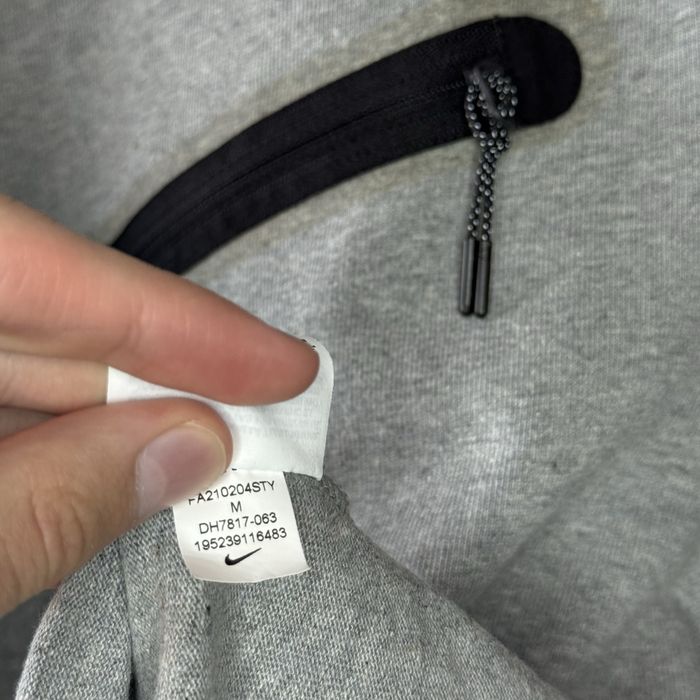 Футболка Nike Tech Fleece
