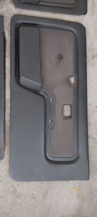 Boczki BMW E30 Coupe psi ząb