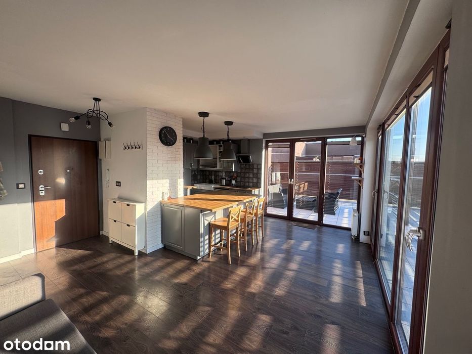 Przestronne, jasne mieszkanie z tarasem 50m2