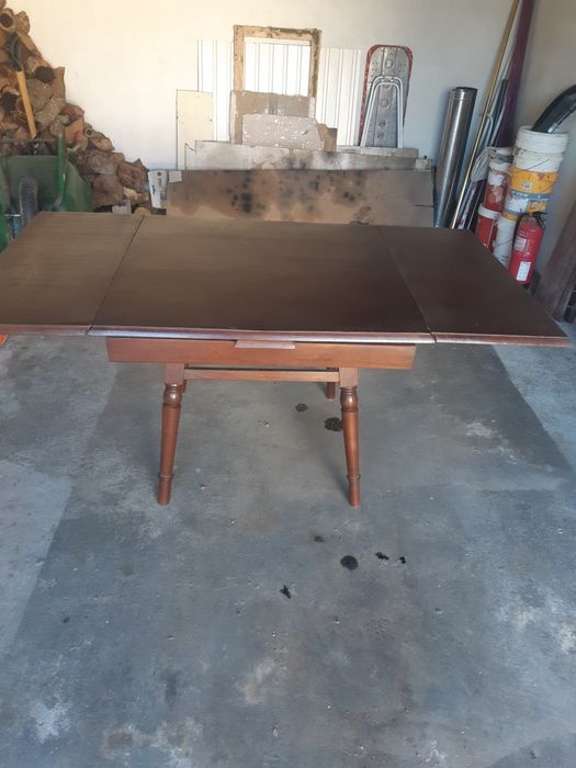 Mesa de madeira .