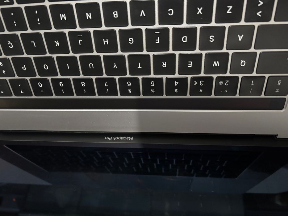 MacBook Pro 15” (2019) para venda