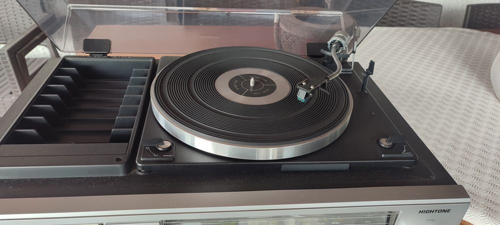 Aparelhagem de música com colunas