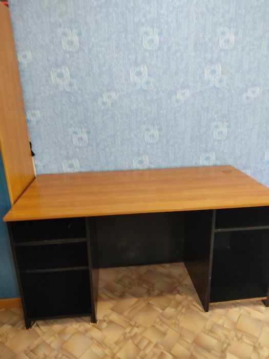 Продам стол Компьютерный