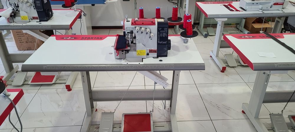 Промышленный пятиниточный оверлок