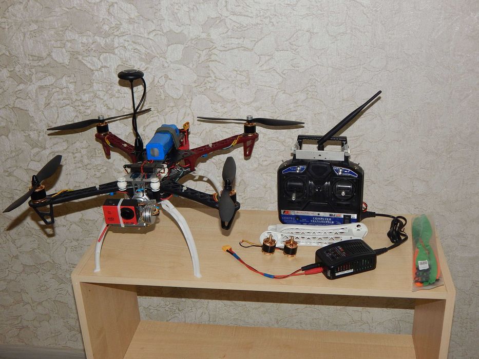 Квадрокоптер, FPV-дрон 10", для качественной стабилизированной съёмки.