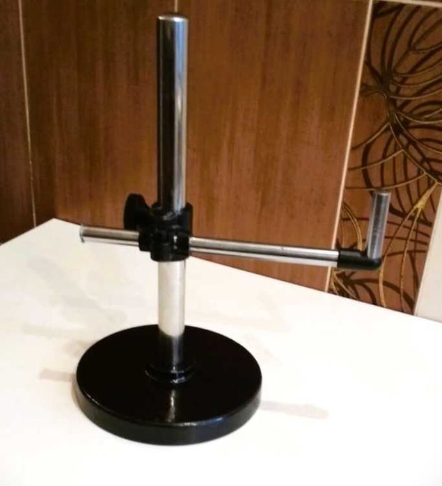 Штатив для мікроскопу