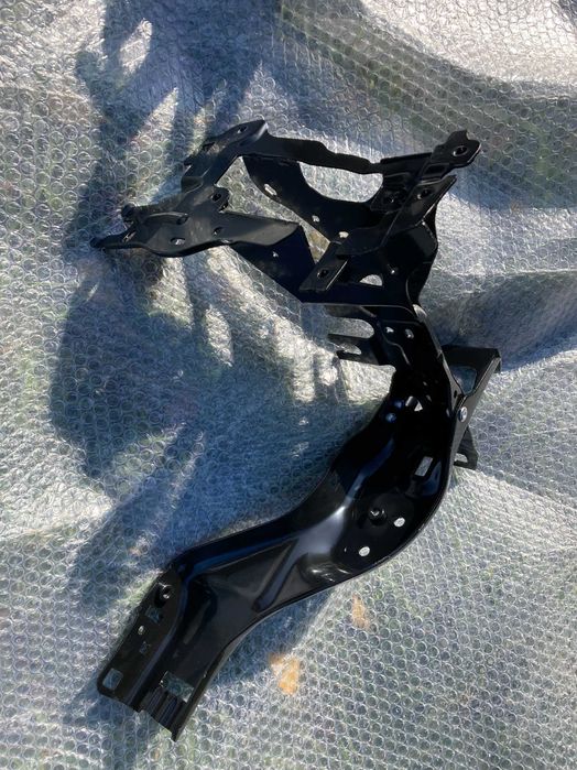 Кронштейн крепления фары LH/RH BMW 5 Seies G30 2017-2020год.