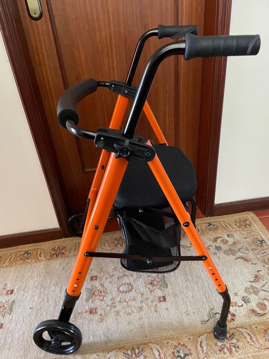 DISPONÍVEL! Andarilho com 2 rodas para idosos/adultos
