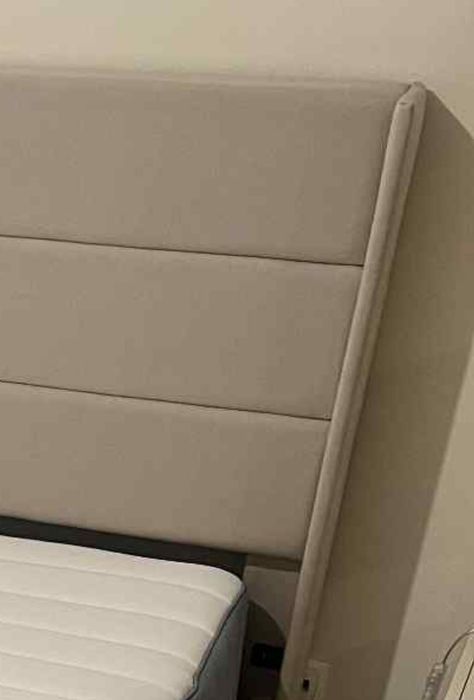 Cama casal com arrumação