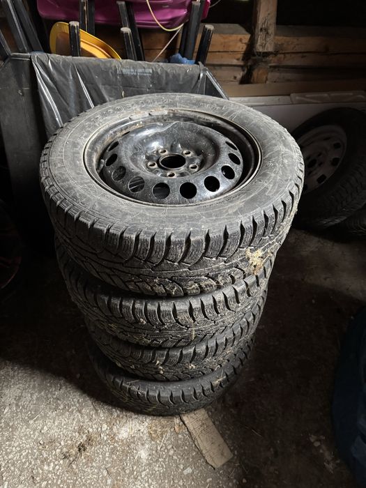 Kola z Oponami 5X114,3 215X60R16