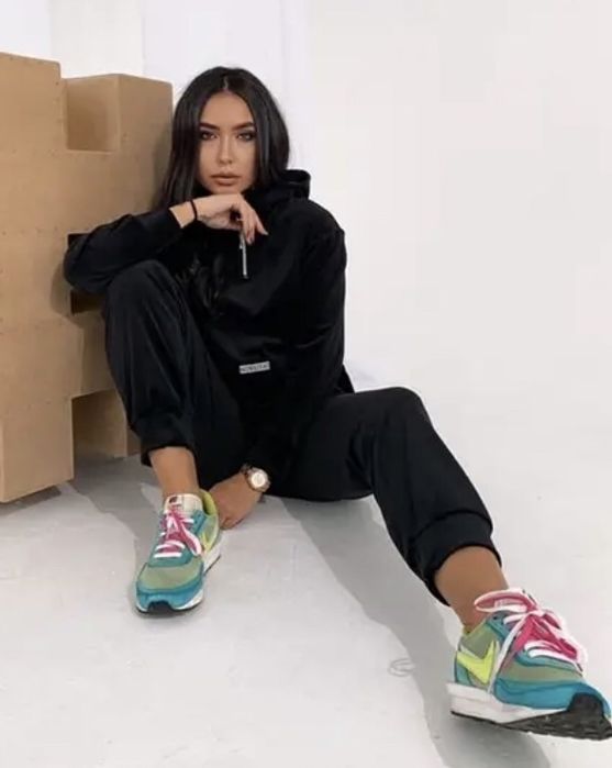 Шикарний велюровий костюм