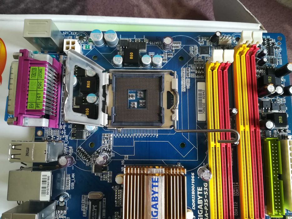 Плата MSI FM2-A85XMA-E35 (не робоча)