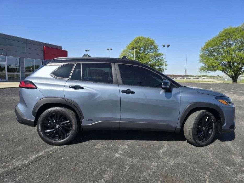 Toyota Corolla Cross Hybrid      2023