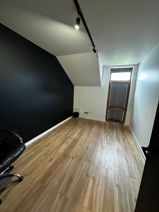 Продається сучасний котедж в м. Тячів