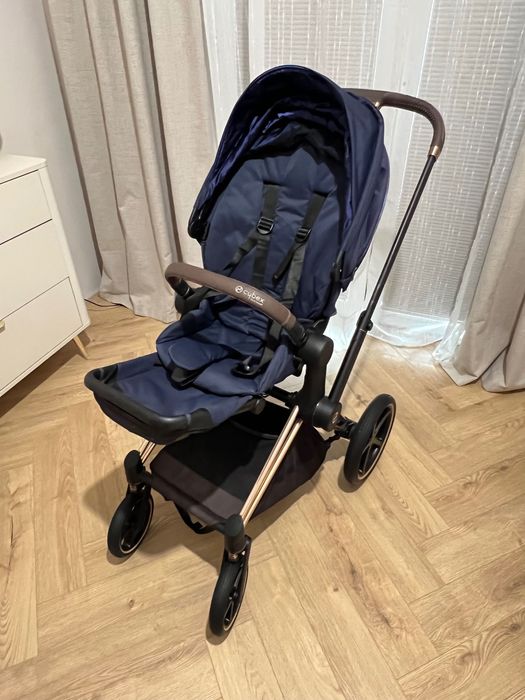 Cybex Priam 2.0 Deep Black, spacerowka granatowa,stelaz Rose Gold