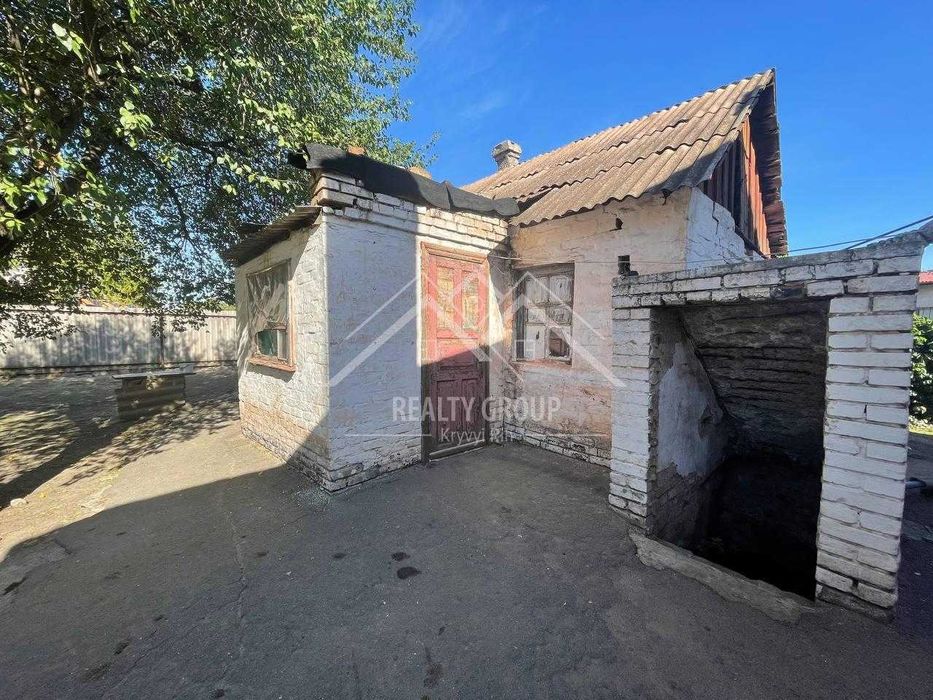 Продаж затишного будинку по Черняховського