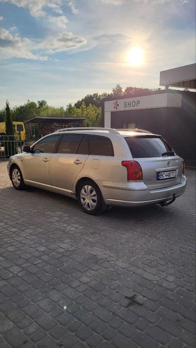 Продам тойота авенсіс