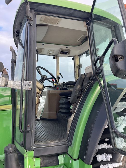 Трактор John Deere 6800