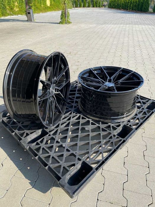 Riviera RF107 20" 8,5J ET35+10J ET35 5x120 Black Polished Dark Tint