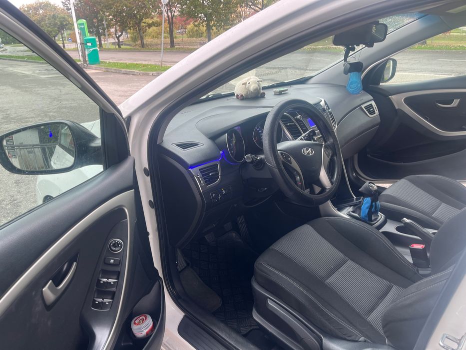 Hyundai i30 blue drive