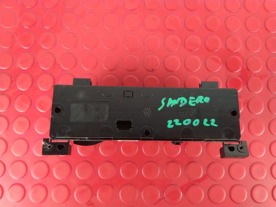 Botão Sofagem / Climatronic - E1119042 - DACIA SANDERO II