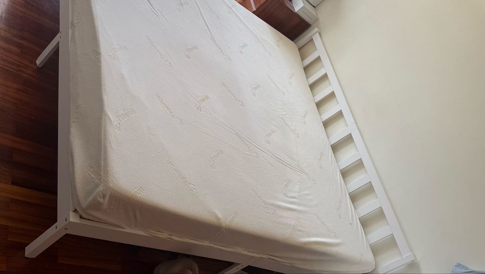 Cama com colchao