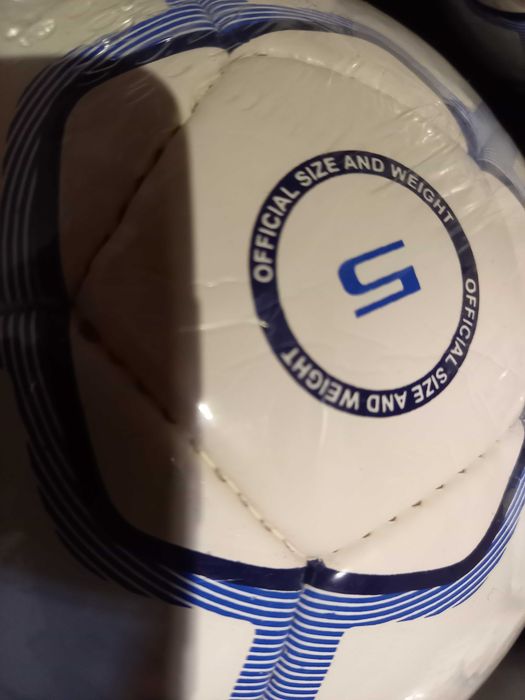 Piłka nożna Uhlsport nowa za pół ceny