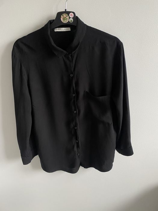 Czarna bluzka z 3/4 rękawem zapinana na guziczki Pull&Bear M