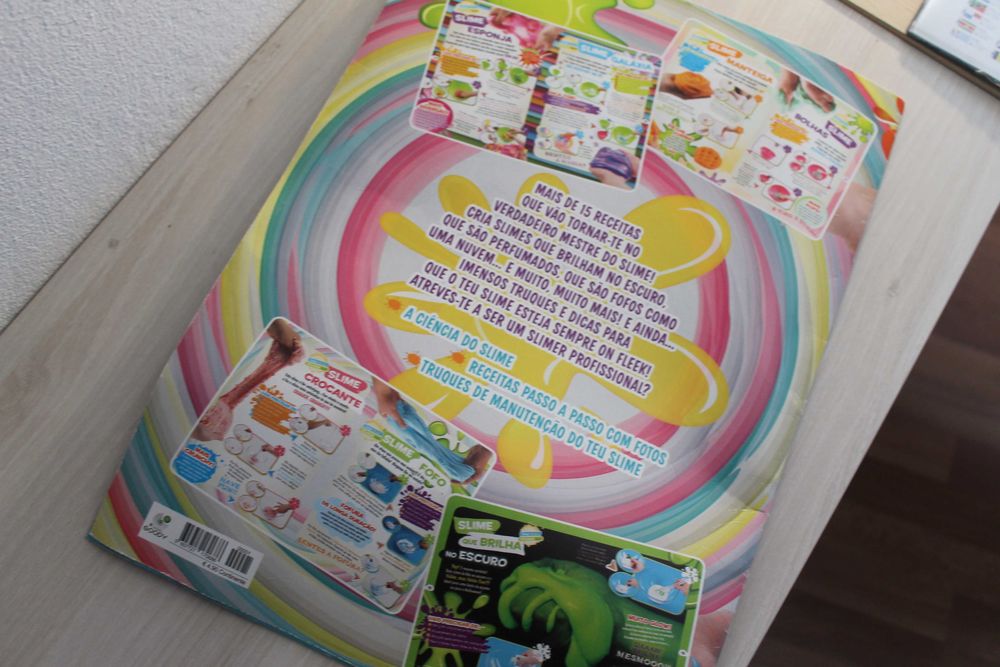 Revista com receitas de slimes