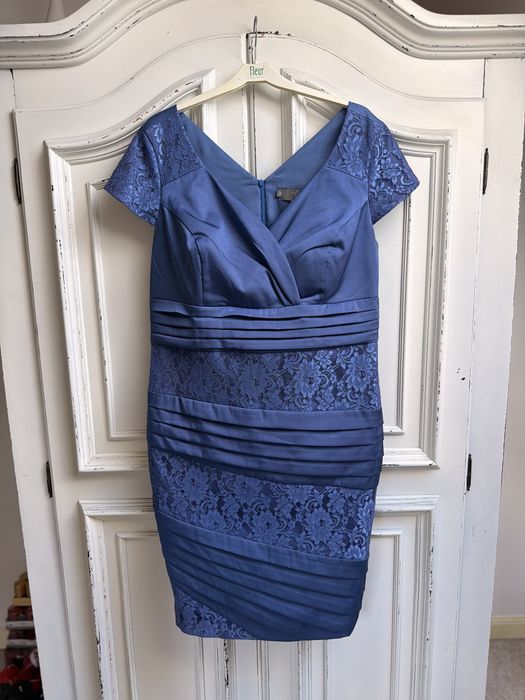 Elegancka granatowa sukienka