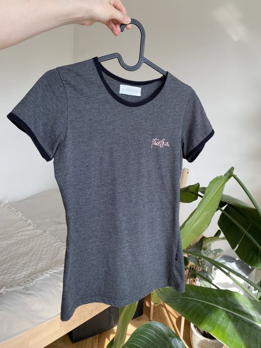 Tshirt PAN TU NIE STAŁ polska marka Facetka 36 S ciemno szara